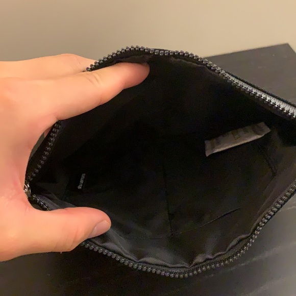 BRAND NEW black Shu Uemura bag - Picture 3 of 3